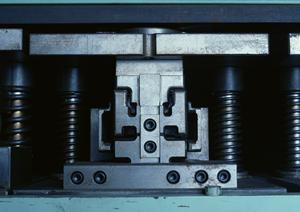 医薬品や化学に関わる工場で容器が必要なら