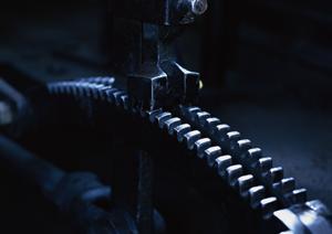 山の斜面や法面にも設置する安田建設